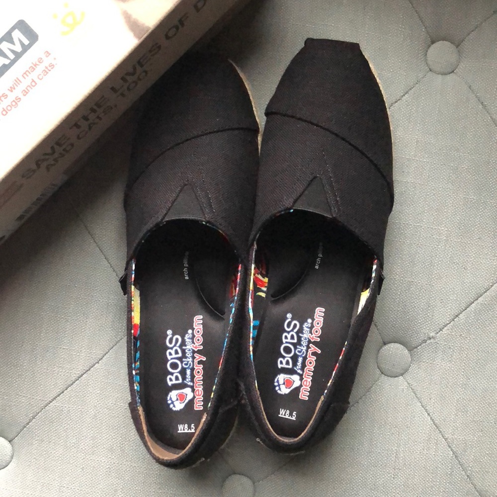 brand new Bobs 8.5